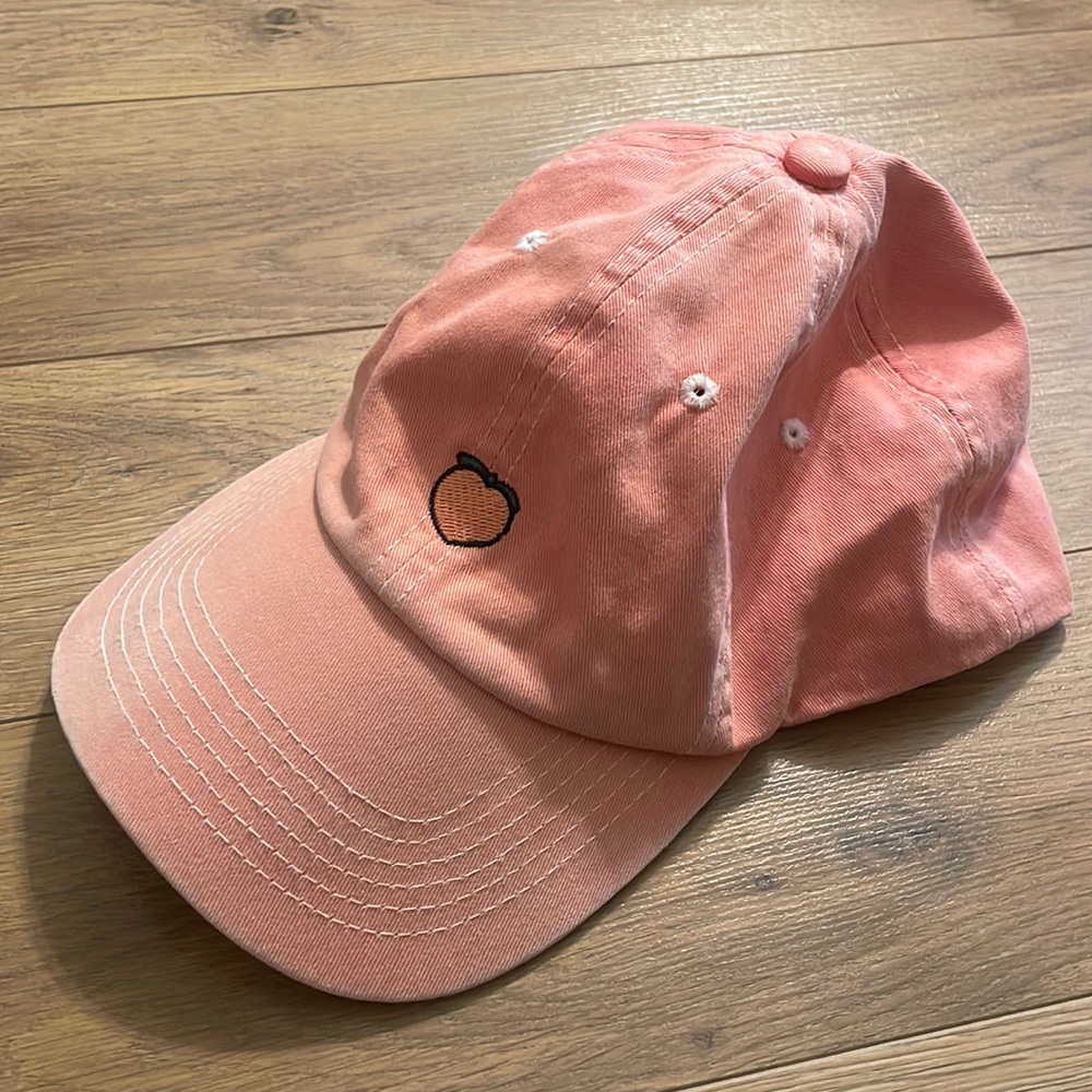 UNIF Peach Hat - Picture 2 of 4